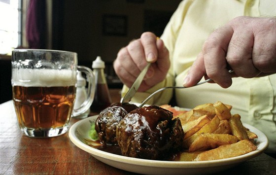 Brnnský podvodník se zadarmo najedl v minimáln 23 restauracích, kde nechal nezaplacené úty za 13 tisíc korun. Ilustraní foto