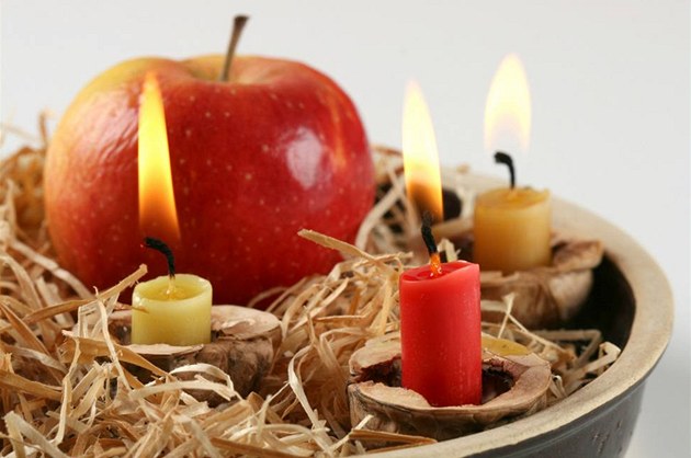K p�edváno�ní atmosfé�e pat�í nejen adventní výzdoba, ale také dobré jídlo a pití. (Ilustra�ní snímek)