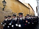 Slavnostní nástup Hradní stráe k 93. výroí jejího vzniku. (2. prosince 2011)