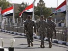 Amerití vojáci opoutjí palác Al Faw, který kdysi patil Saddámu Husajnovi a