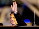 Ruský prezident Dmitrij Medvedv mává po píletu na praské letit Ruzyn (7.