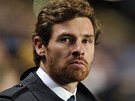 PSN POHLED. Andre Villas-Boas, kou fotbalist Chelsea, sleduje boj svch