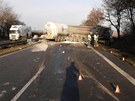 Rychlostní silnici R35 zablokovala na nkolik hodin nehoda dvou nákladních aut.