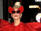 Lady Gaga alias Lady in red