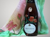 Dárkové balení Champagne Bauget-Jouette Rosé s ručně maovaným hedvábným šátkem