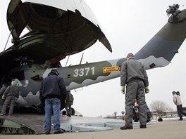 V lednu 2006 takto piletly na východ ech poslední ti vrtulníky Mi-35,