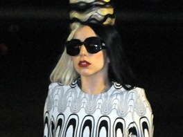 Lady Gaga na návtv Tchaj-wanu. Pomrn stízlivým atm dodala na...