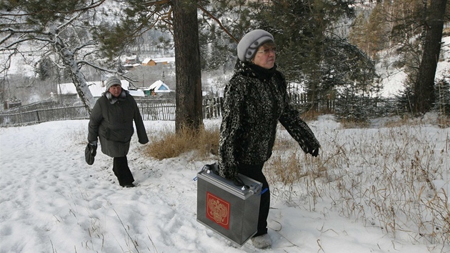 Putování volební komise na Sibii nedaleko Krasnojarsku (2. prosince 2011)