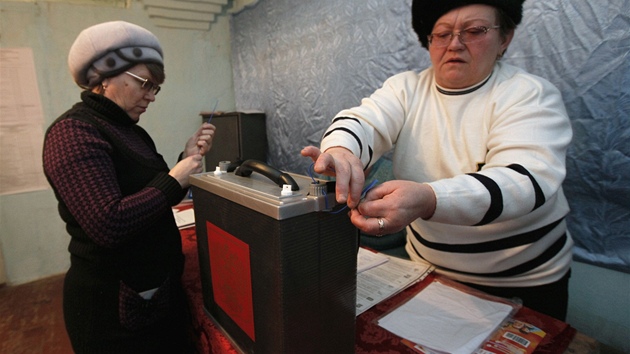 Píprava voleb na Sibii nedaleko Krasnojarsku (2. prosince 2011)