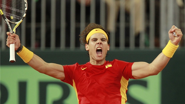 panlský tenista Rafael Nadal se raduje, po velké bitv zdolal ve finále Davis