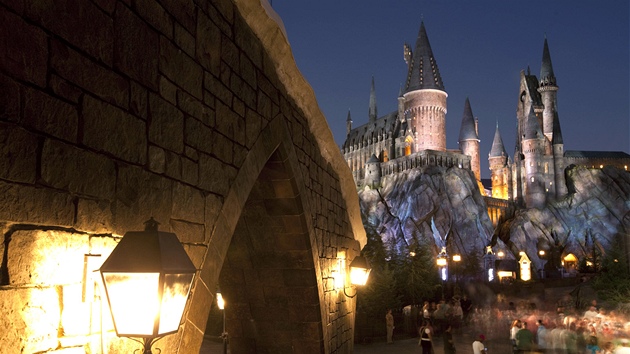 Na jednom ze sedmi ostrov zbavnho parku
studia Universal v americkm Orlandu, nali fanouci Harryho Pottera svj rj. Zbavn park v USA.