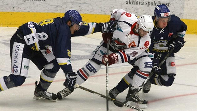 Ze zápasu chomutovských Pirát s ústeckými hokejisty.