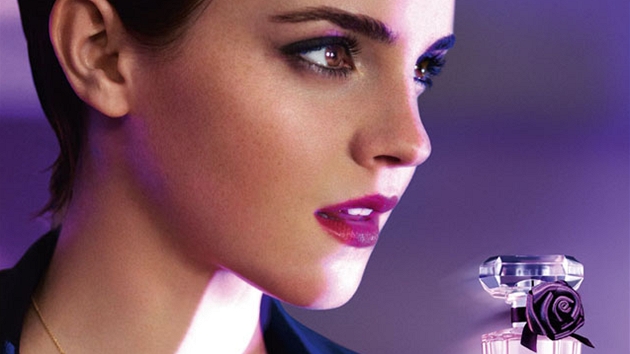 Emma Watsonová je tváří vůně Trésor Midnight Rose, Lancôme.