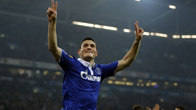 OSAMLÝ STELEC. Kyriakos Papadopoulos ze Schalke slaví svou trefu do sít