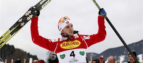 VÍTZ. Norský sdruená Jan Schmid vyhrál závod Svtového poháru v Ramsau. 