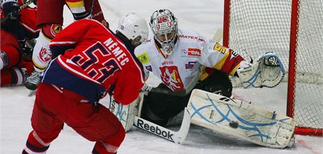 HRADECKÝ BETON. Gólman Hradce Králové Jakub ech vychytal havlíkobrodského