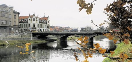 Kvli oprav se na ti tvrt roku uzave kamenný most u kostela svaté Kateiny