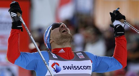 Ruský sprinter Alexej Petuchov se raduje poté, co ovládl závod Svtového poháru