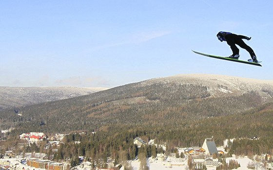 Pokud polské Jakušice uspějí s kandidaturou na konání MS v klasickém lyžování, Harrachov by hostil skokany na lyžích. Na snímku závod Světového poháru z loňského prosince.