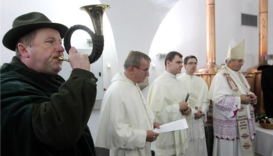 Slavnostní znovuotev�ení �elivského klá�terního pivovaru. Po�ehnat mu p�i�el i...