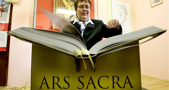 800 stran knihy Ars Sacra líí djiny kesanského umní evropského a