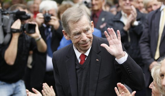 Václav Havel bhem slavnostního odhalení sochy amerického prezidenta Woodrowa