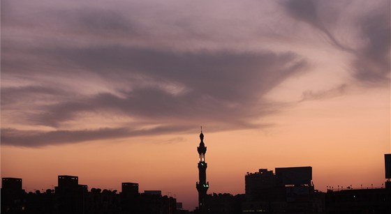 Západ slunce nad Káhirou (12. prosince 2011)