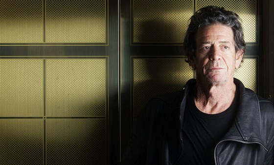 Pokusím si vybavit kadé slovo a mylenku tohoto ohromného mue, kterého svt, jen zeílel, poteboval víc ne kdykoli dív, pronsel Lou Reed.