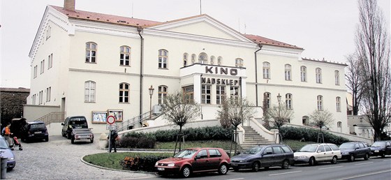 Opravené kino Nadsklepí  v Kromíi