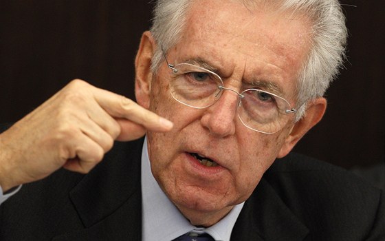 Dosavadní italský premiér Mario Monti, jen v pátek podal demisi.