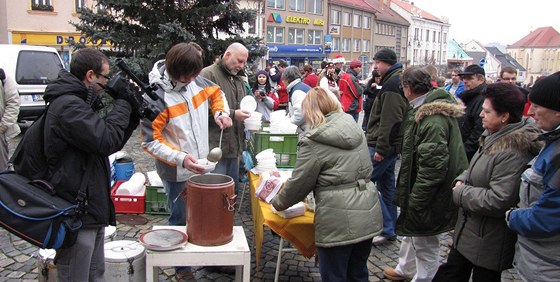 Ilustraní snímek akce Polévka pro chudé i bohaté z Boskovic ze tdrého dne v roce 2009.