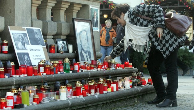 Pietní místo na Masarykov� nám�stí v Ostrav�