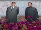 Kim ong-il (vpravo) se svým otcem, zakladatelem a prvním vdcem komunistické