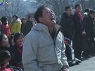 Obyvatelé Pchjongjangu oplakávají vdce Kim ong-ila (19. prosince 2011)