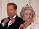 Václav Havel s britskou panovnicí Albtou II. na státním banketu ve panlském