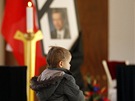 Lidé podepisují kondolenní knihu k úmrtí bývalého prezidenta Václava Havla