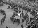 Poheb prezidenta Klementa Gottwalda - 19. 3.1953. Lafeta s rakví  na Mstku.