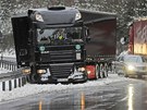 Kamion narazil do svodidla poblí Oberhofu ve stedu Nmecka (16. prosince 2011)