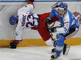 NÁRAZ. Neekan vysokým rozdílem porazili etí hokejisté soupee z Finska.