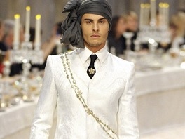 Baptiste Giabiconi nechybí od roku 2009 na ádné pehlídce Chanel, Karl...