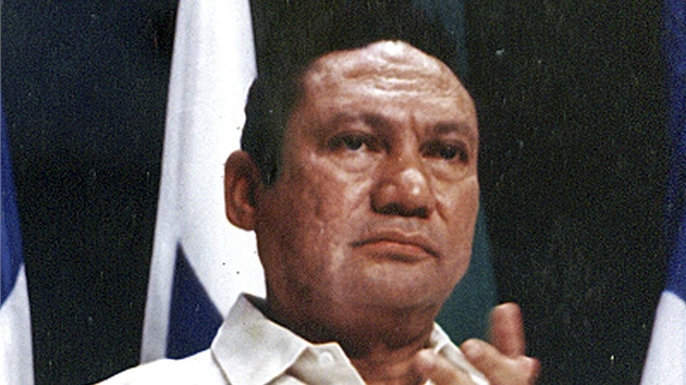 Panamský diktátor Manuel Noriega na archivním snímku