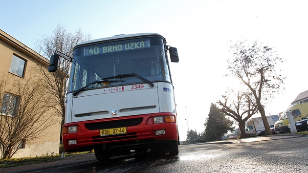Autobusová linka íslo 40 doveze obyvatele Újezdu u Brna a do centra metropole.