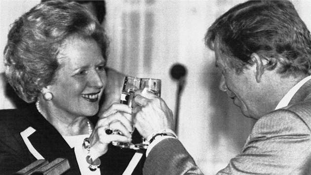 Nkdejí britská pedsedkyn vlády Margaret Thatcherová a Václav Havel v roce...