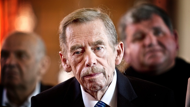 Ve společnosti se Havel objevoval pouze sporadicky, v září 2011 například...