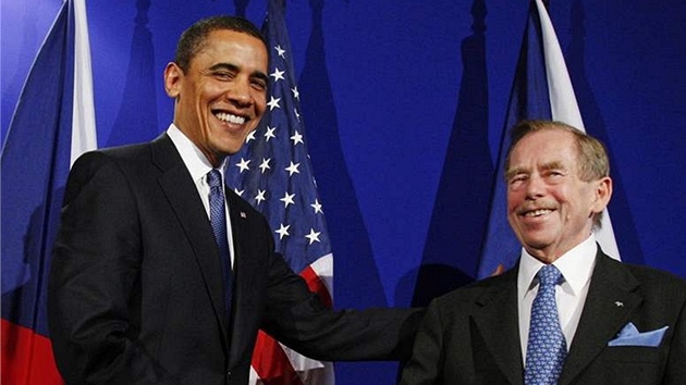 Barack Obama a Václav Havel na summitu EU-USA v Praze.