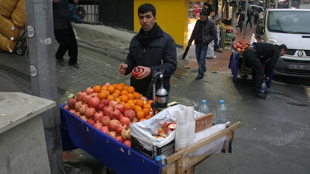 Pouliní prodava ovoce
