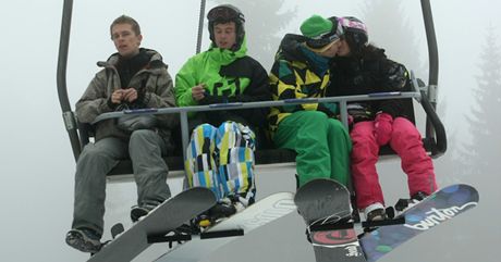 piák v dob vánoních prázdnin denn navtí na tisíc lya a snowboardist. 