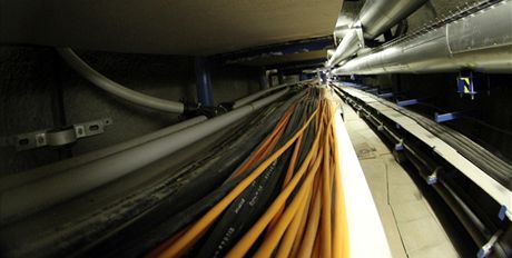 Bez internetu byly kvli pestihnutým optickým kabelm nejmén tyi tisíce lidí z Valaského Meziíí. Ilustraní snímek