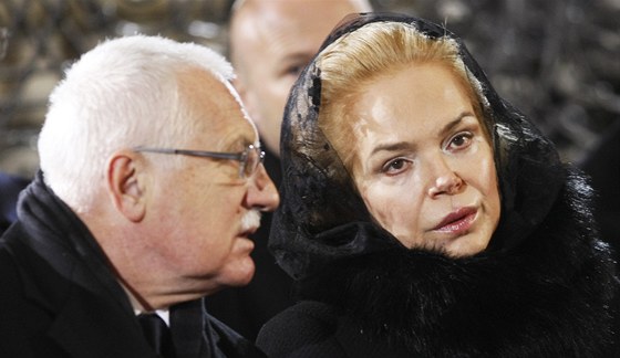 Václav Klaus a Dagmar Havlová v katedrále sv. Víta. (23. prosince 2011)