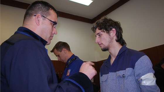 Odsouzený Michal Parai pi rozhovoru s obhájcem
